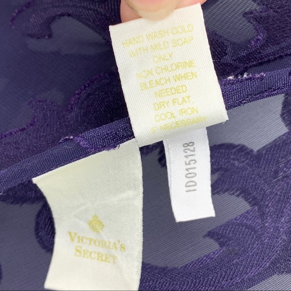 Vintage Gold Label Victoria’s Secret Night Gown - Picture 15 of 16